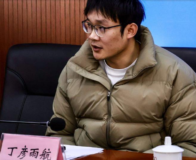  从丁神巅峰到无奈告别；丁彦雨航八年抗争，终选择新起点。 体育新闻 从丁神巅峰到无奈告别；丁彦雨航八年抗争，终选择新起点。 体育新闻 从丁神巅峰到无奈告别；丁彦雨航八年抗争，终选择新起点。 体育新闻