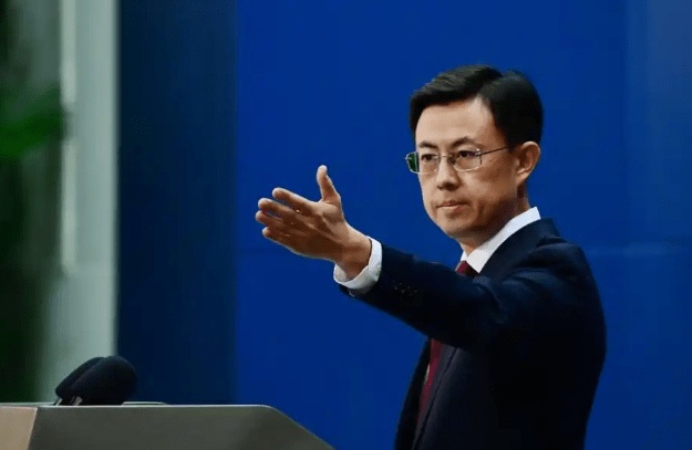 当"最强霸王"遇上"最硬骨头"：霍尔木兹海峡困局的平民叙事