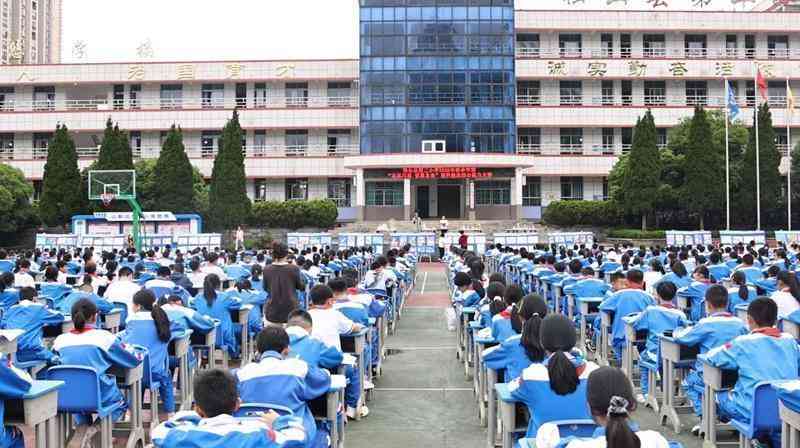  当2398颗童心在赛场上跳动：一位副校长与一场改变孩子未来的比赛 教育招生 当2398颗童心在赛场上跳动：一位副校长与一场改变孩子未来的比赛 教育招生